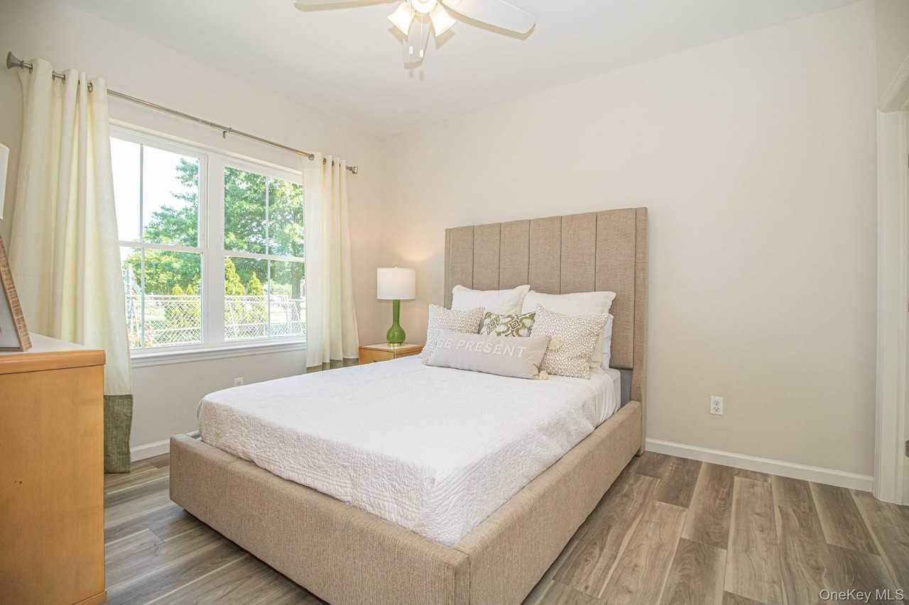 309 Ashley Court Avenue - Photo 5 of 26