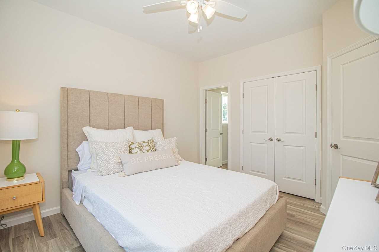 309 Ashley Court Avenue - Photo 7 of 26