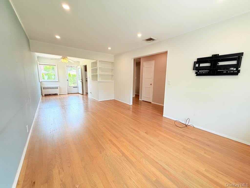 8 E Gate - Photo 2 of 13