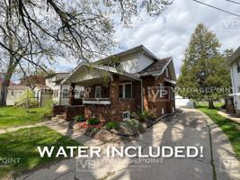 featured image of 122 1/2 S Oneida St #UPPER