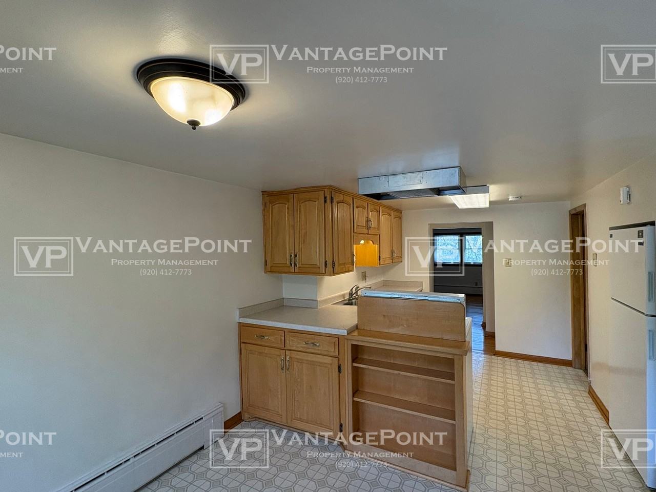 122 1/2 S Oneida St - Photo 5 of 19