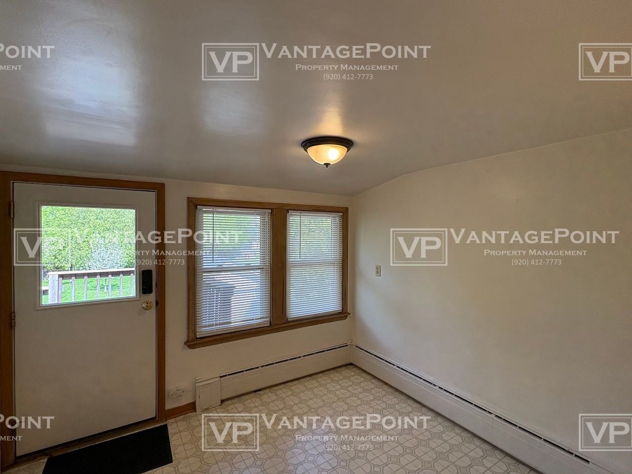 122 1/2 S Oneida St - Photo 6 of 19