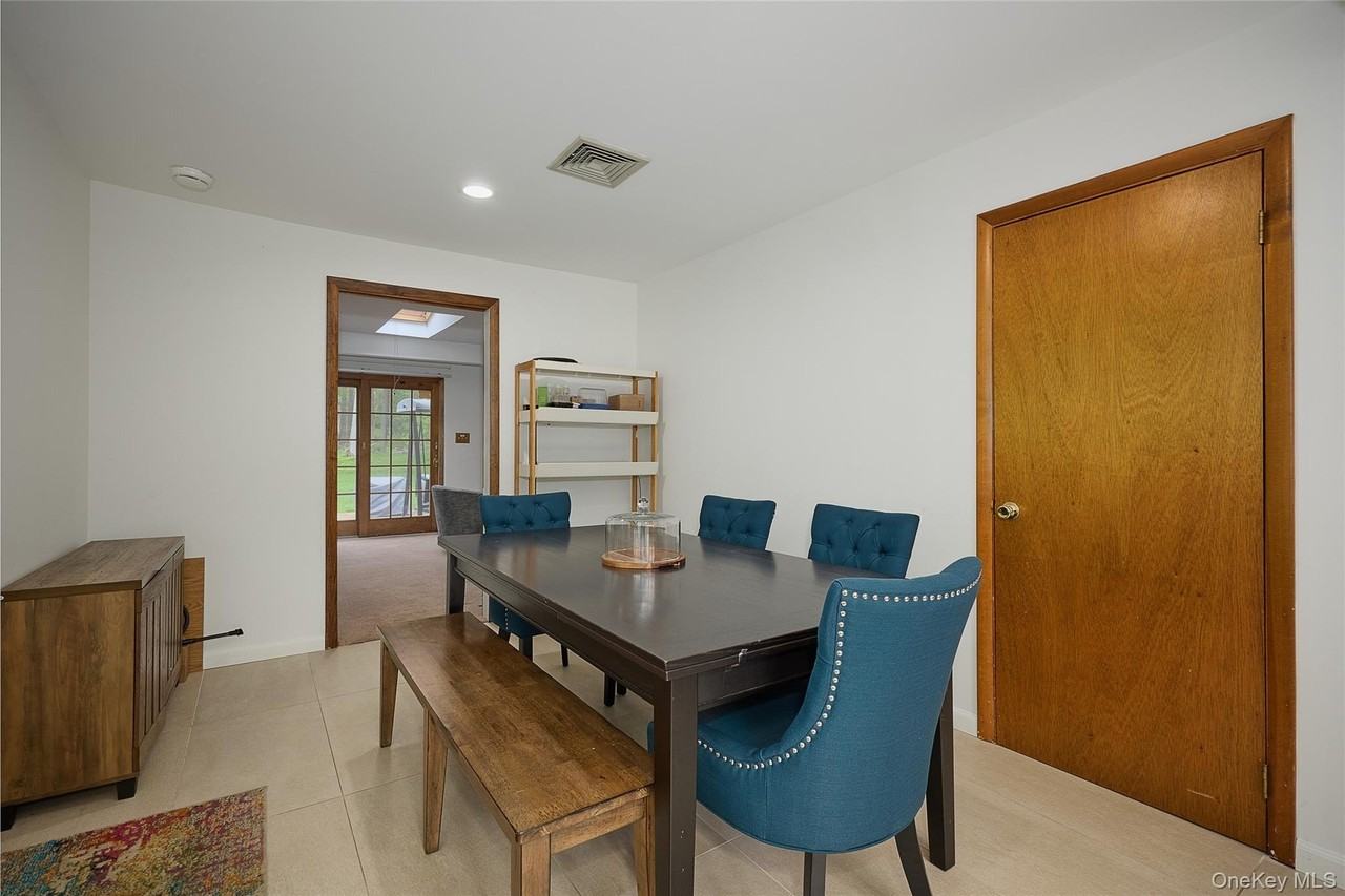 34 Maple Brook Rd - Photo 3 of 25