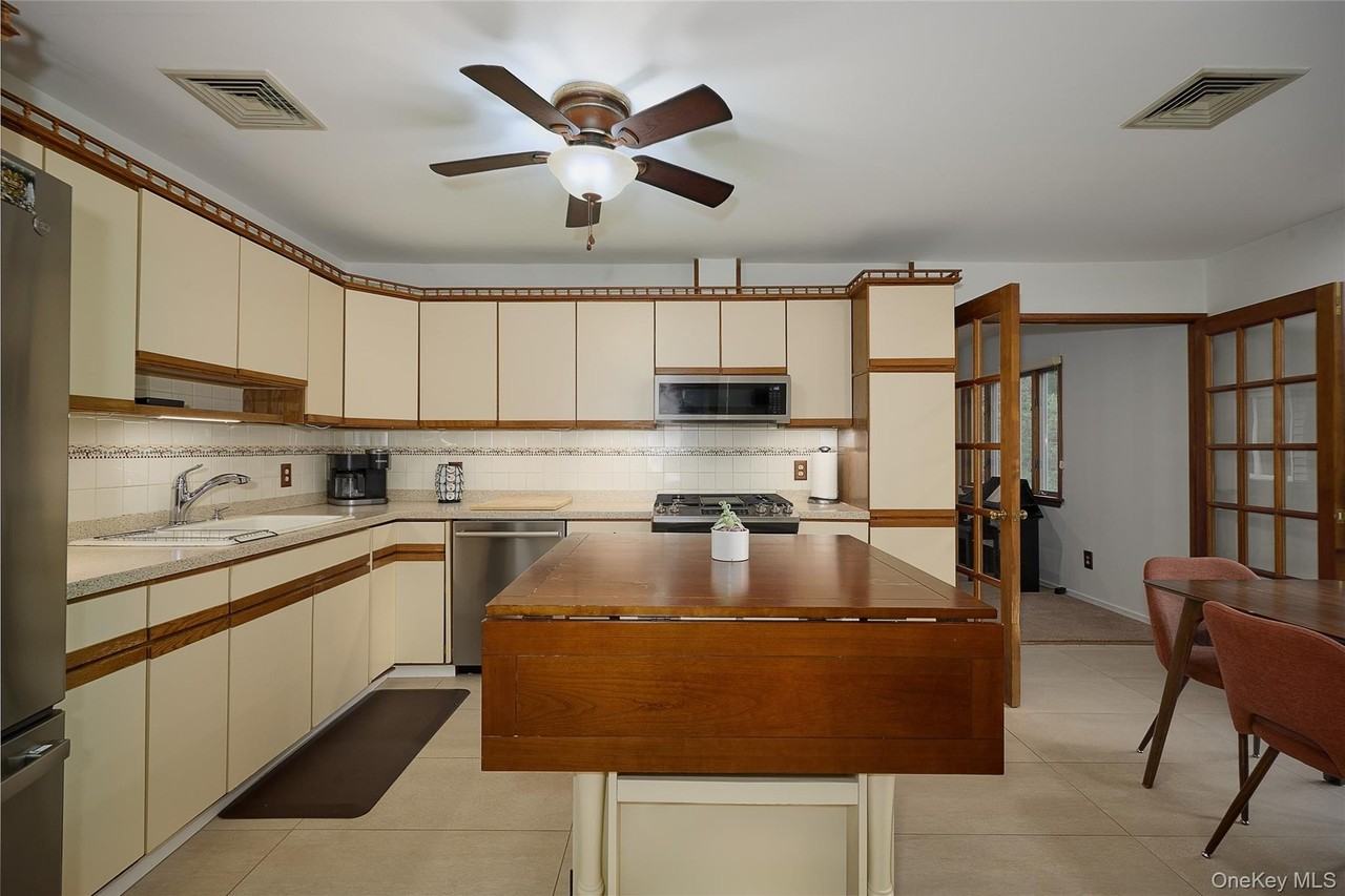 34 Maple Brook Rd - Photo 5 of 25