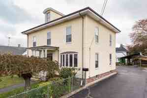 featured image of 6 Clinton St #2
