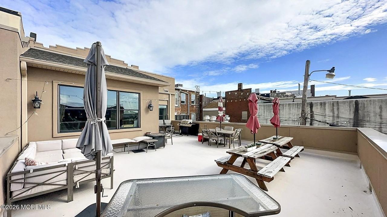 18 Broad St #3 - Photo 2 of 18