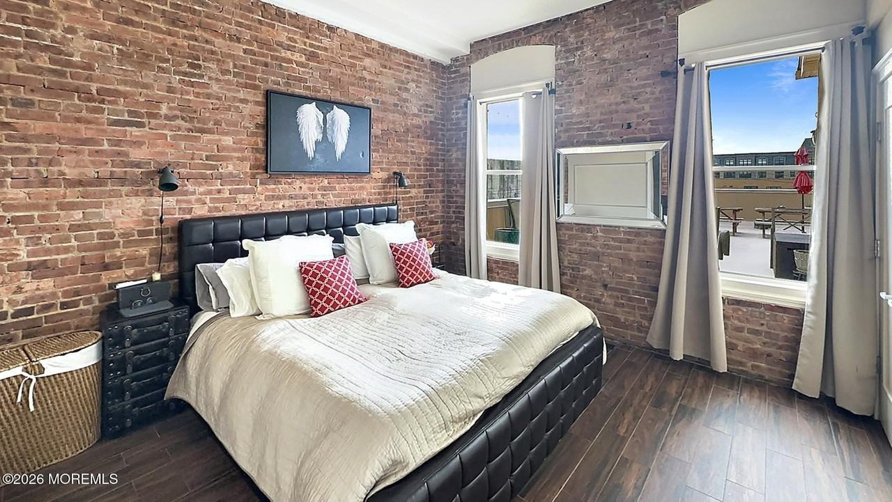 18 Broad St #3 - Photo 3 of 18