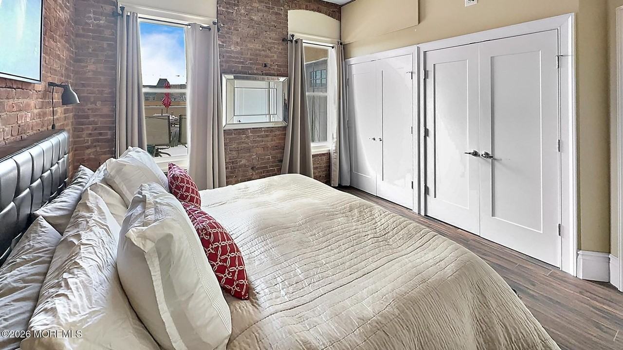 18 Broad St #3 - Photo 4 of 18
