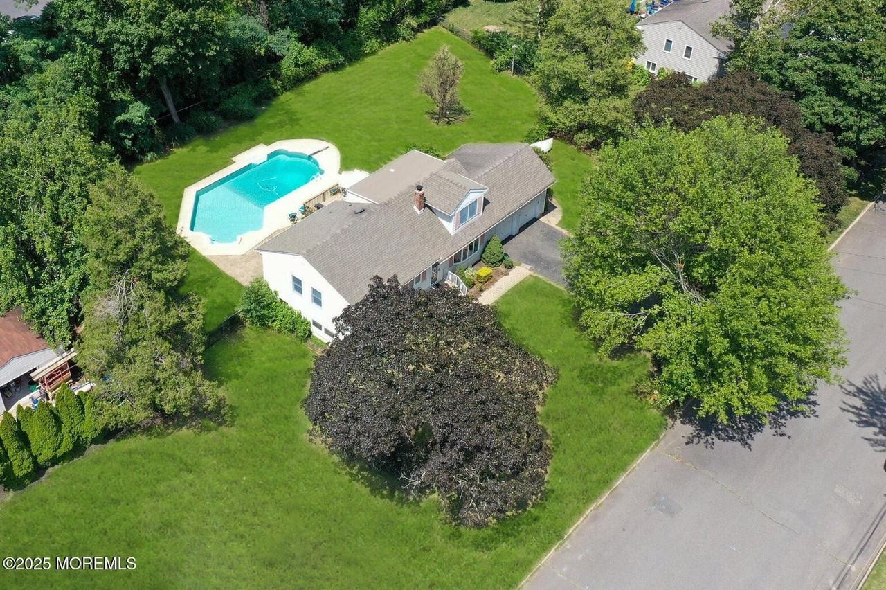 17 Arlene Dr - Photo 5 of 40