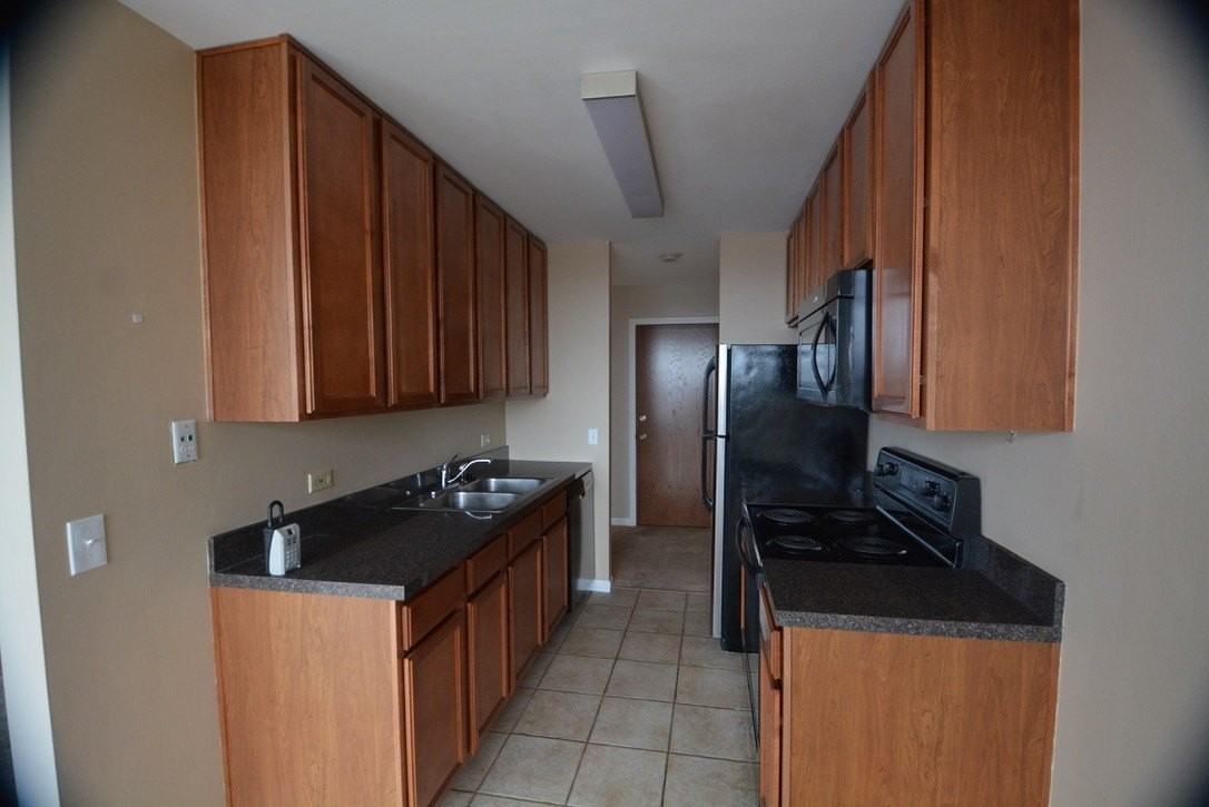 6020 Oakwood Dr #4H - Photo 4 of 5