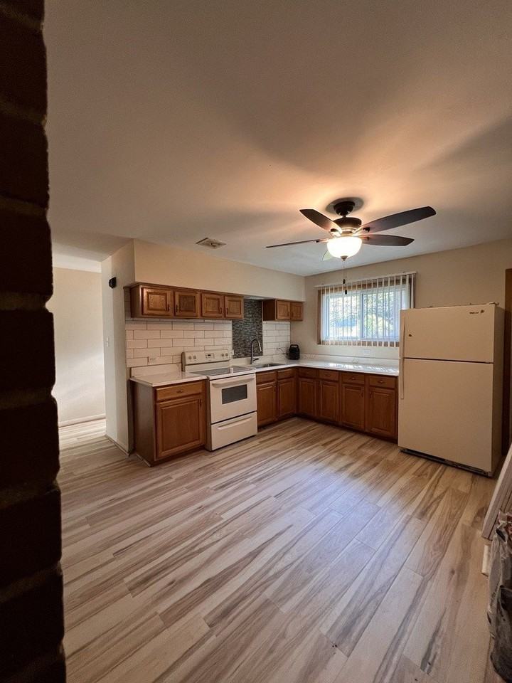 9594 S Colfax Ave #0 - Photo 5 of 14