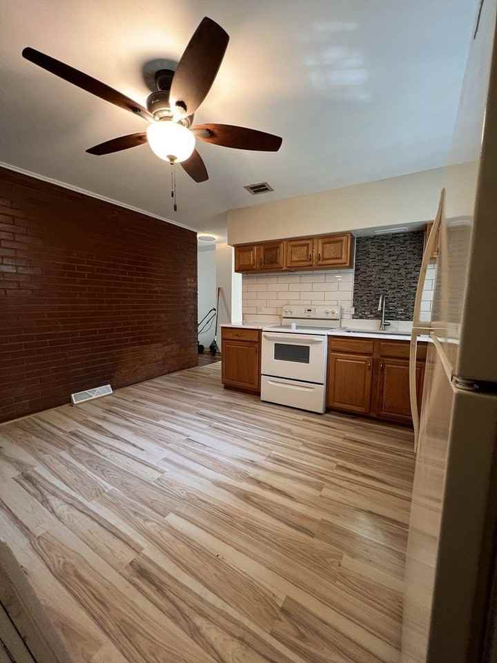9594 S Colfax Ave #0 - Photo 6 of 14