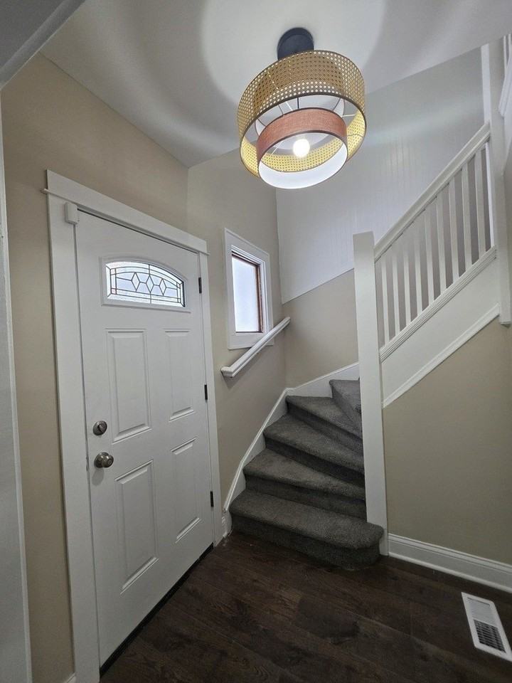 12019 S Perry Ave - Photo 2 of 15