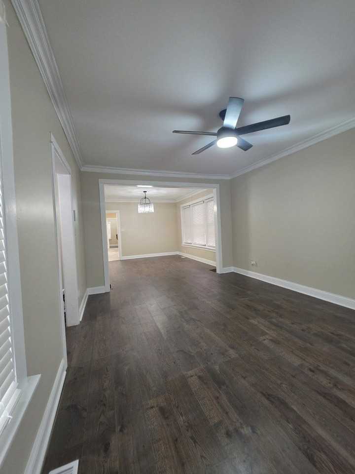 12019 S Perry Ave - Photo 4 of 15