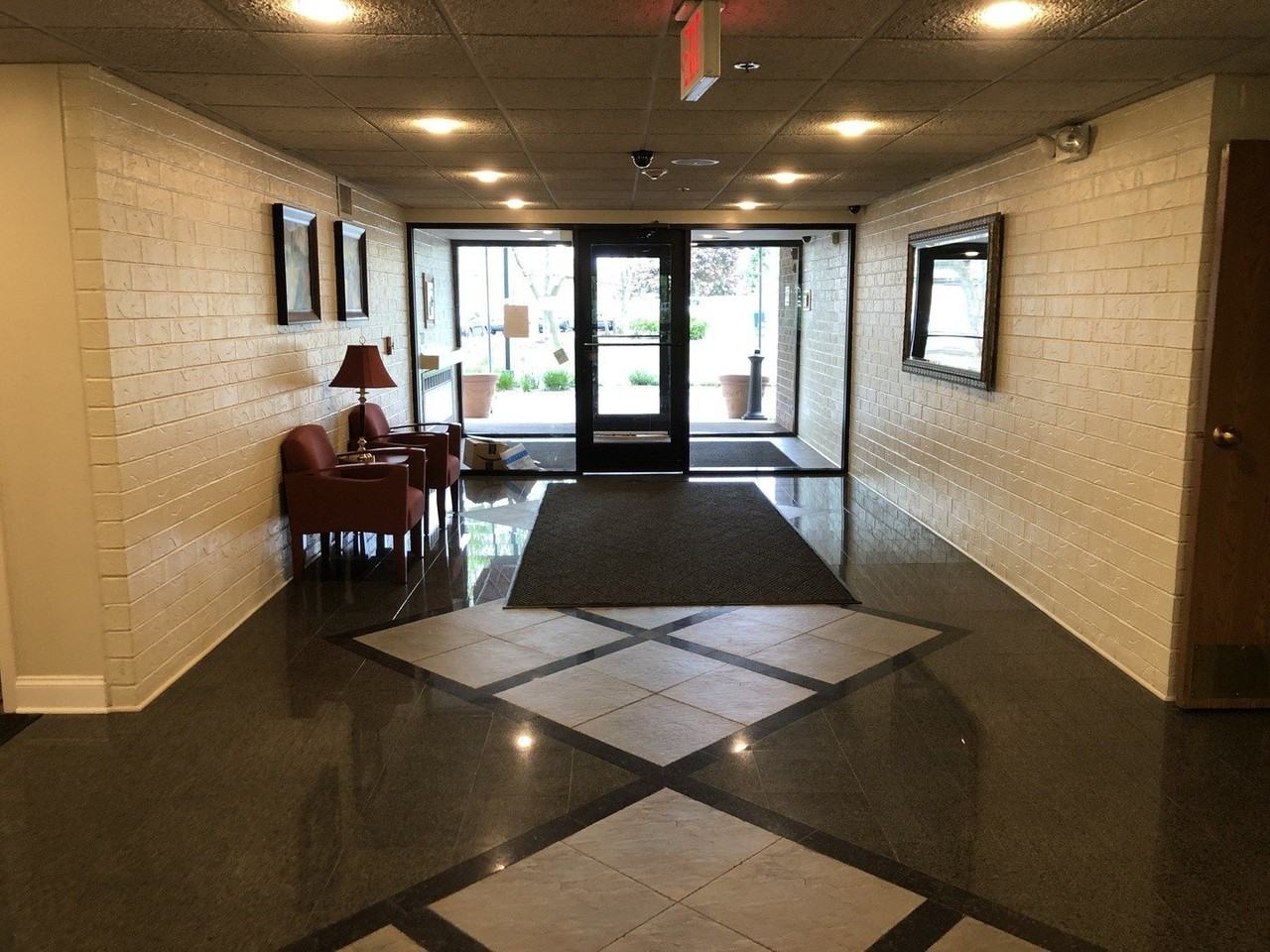 1800 Huntington Blvd #206 - Photo 4 of 19