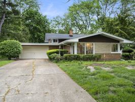 featured image of 48 Oakwood Dr
