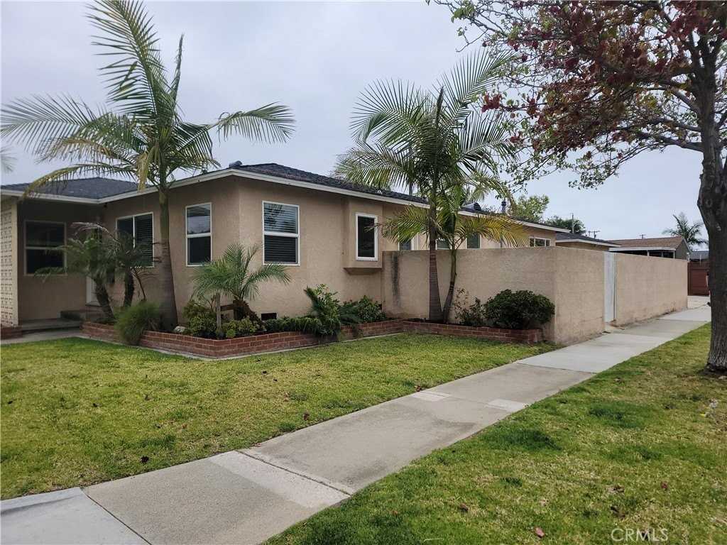 13203 Isis Ave - Photo 2 of 7