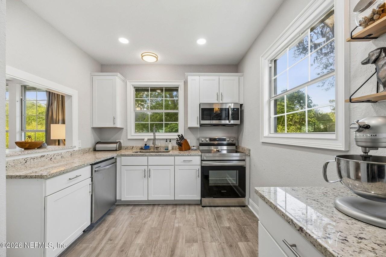 4314 Irvington Ave - Photo 6 of 23