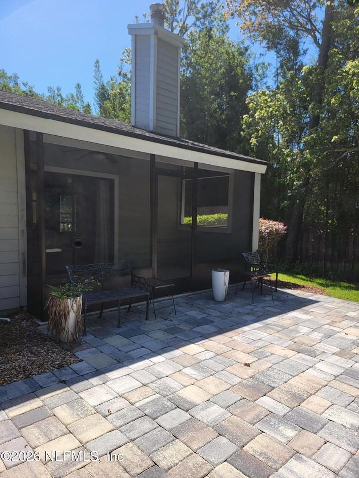 2910 Sea Hawk Dr - Photo 2 of 3