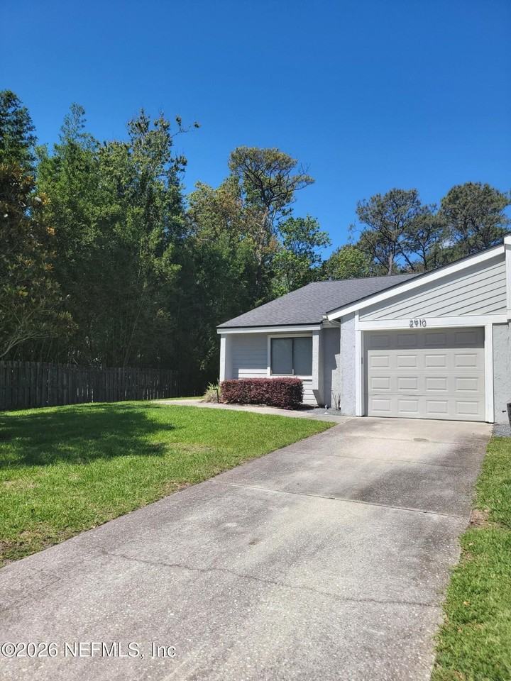 2910 Sea Hawk Dr - Photo 3 of 3