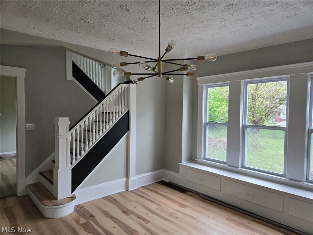 9807 Parkgate Ave - Photo 3 of 8