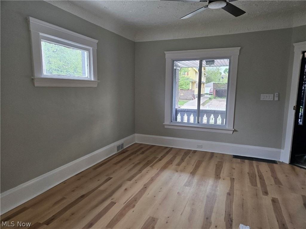 9807 Parkgate Ave - Photo 5 of 8