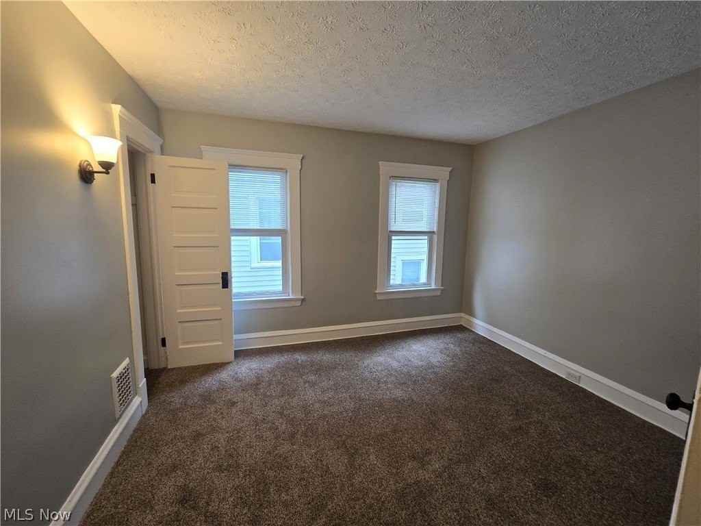 9807 Parkgate Ave - Photo 6 of 8