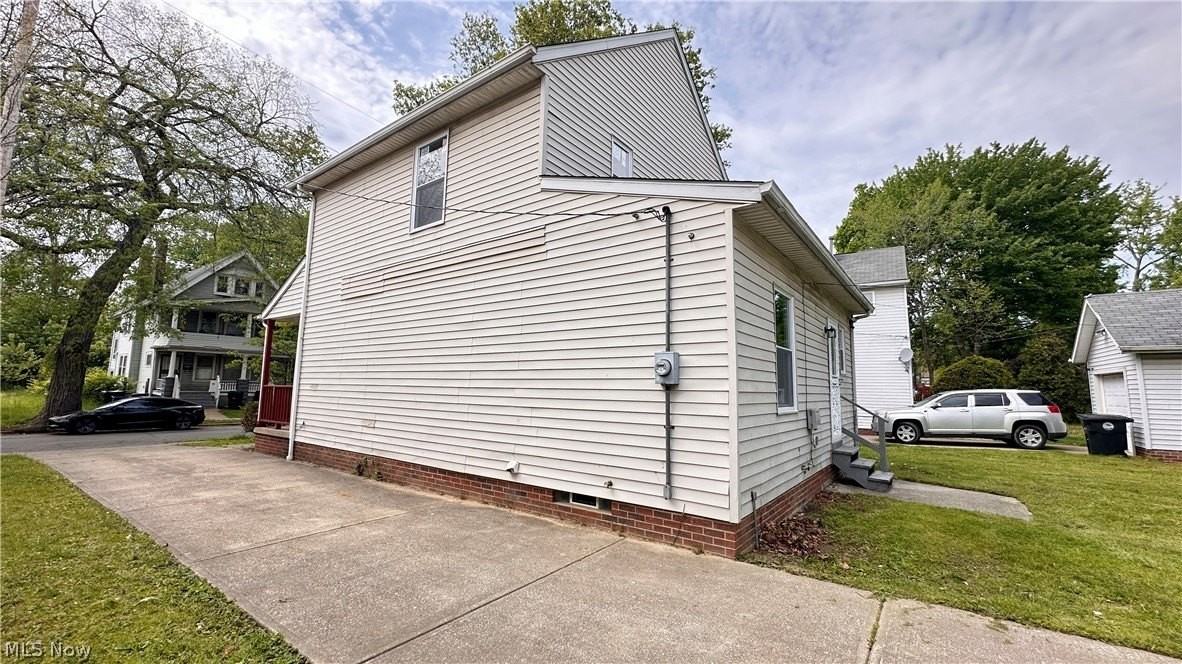 571 E 115th St - Photo 2 of 27