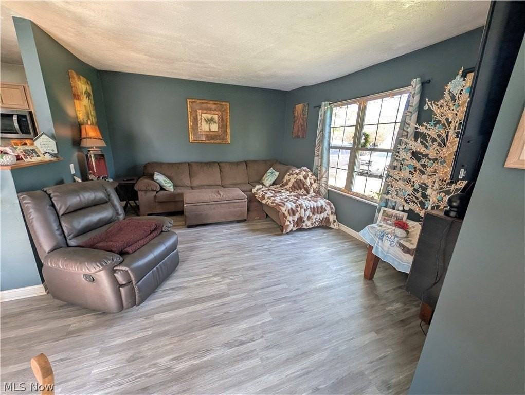 9552 Cloverleaf Rd - Photo 2 of 14