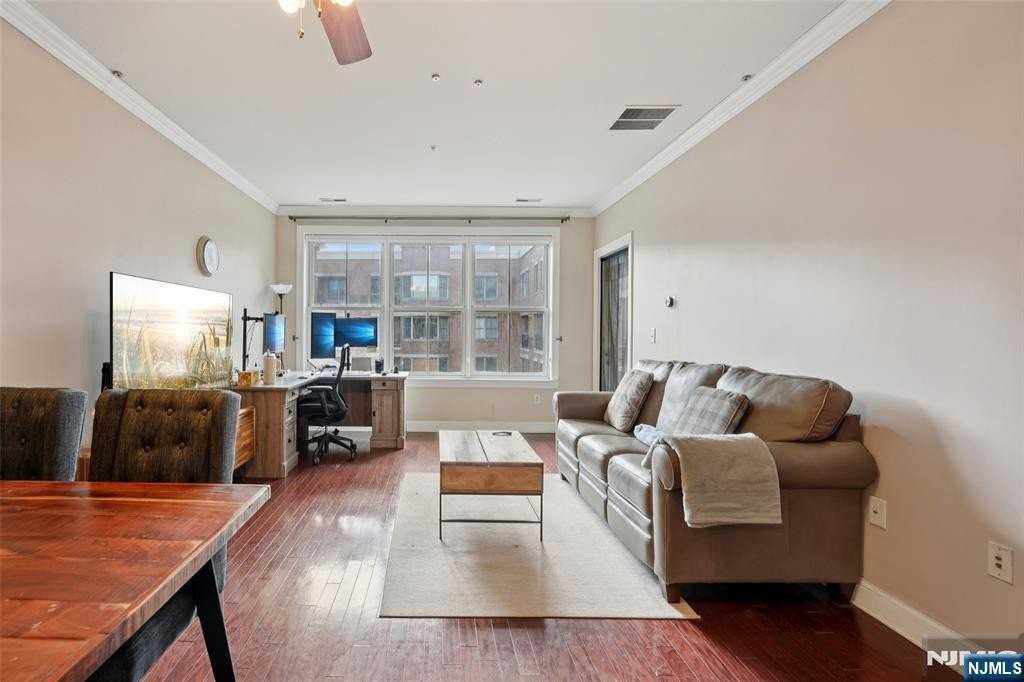 22 Ave At Port Imperial 413 - Photo 4 of 19