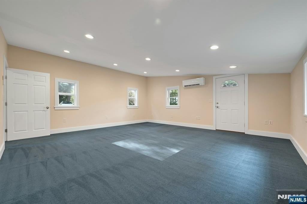 288 S Van Dien Ave - Photo 6 of 31