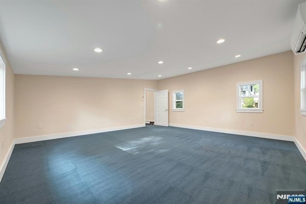 288 S Van Dien Ave - Photo 7 of 31