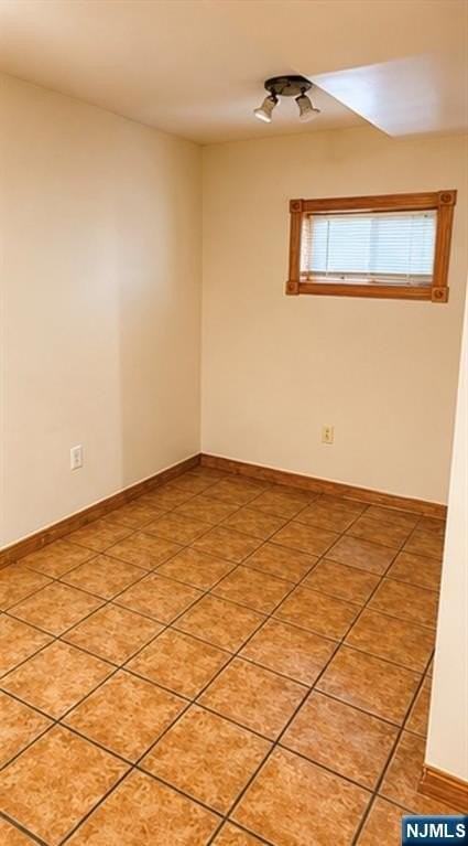 135 Westminster Pl - Photo 5 of 6