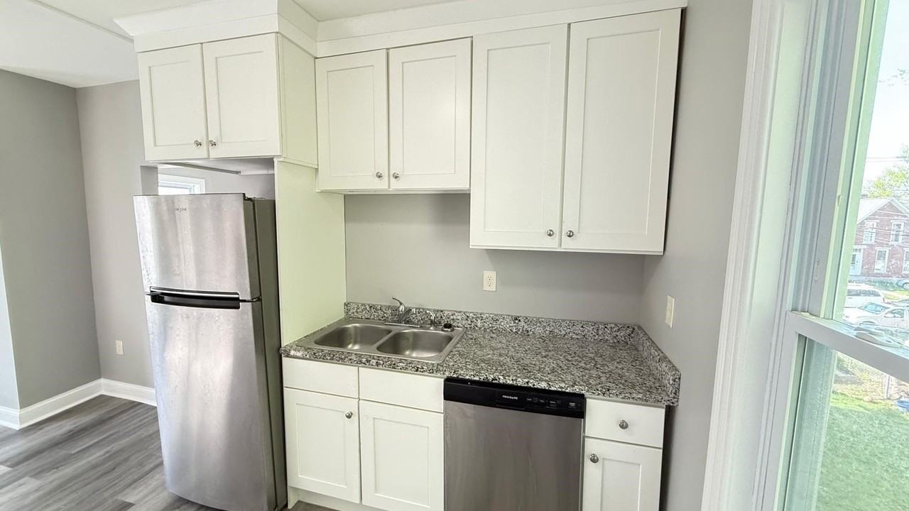 152 Pearl St #2 - Photo 3 of 21