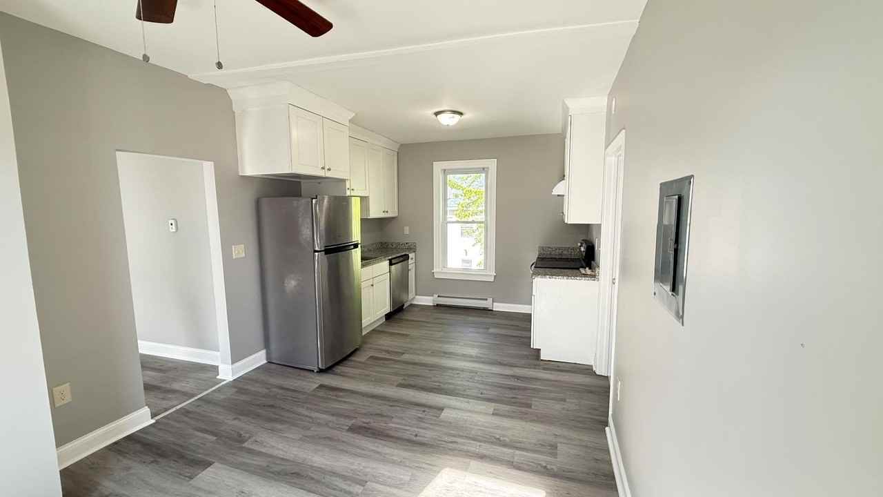 152 Pearl St #2 - Photo 5 of 21
