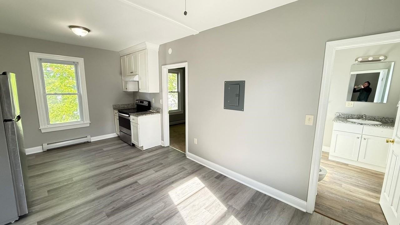 152 Pearl St #2 - Photo 6 of 21