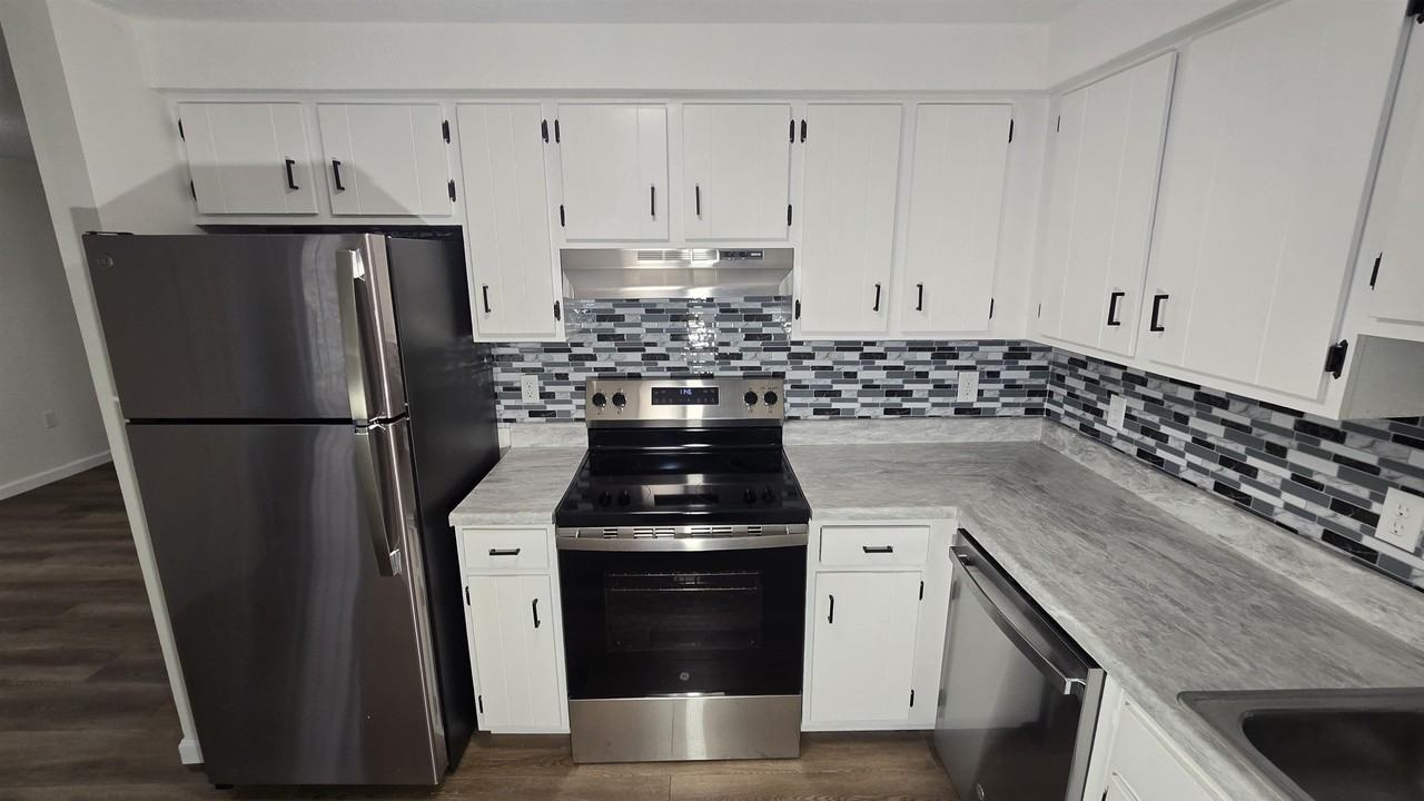 85 E Ridge Rd #A - Photo 3 of 12