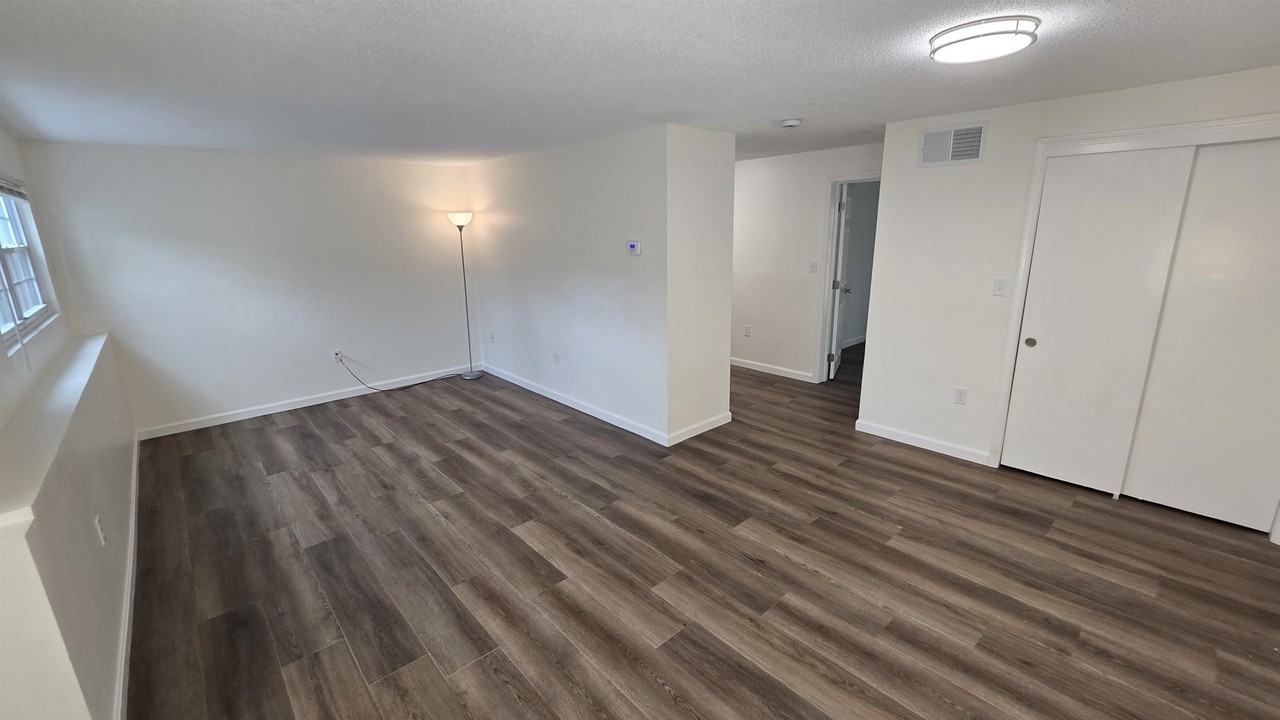 85 E Ridge Rd #A - Photo 4 of 12