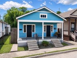 featured image of 1506 Piety St