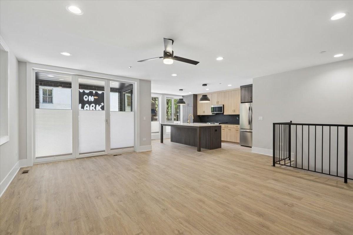 3839 N. Clark - 104 #104 - Photo 2 of 16