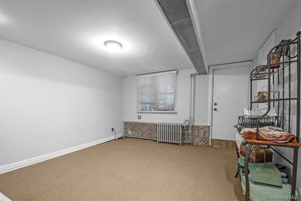 2433 Young Ave #B - Photo 2 of 4