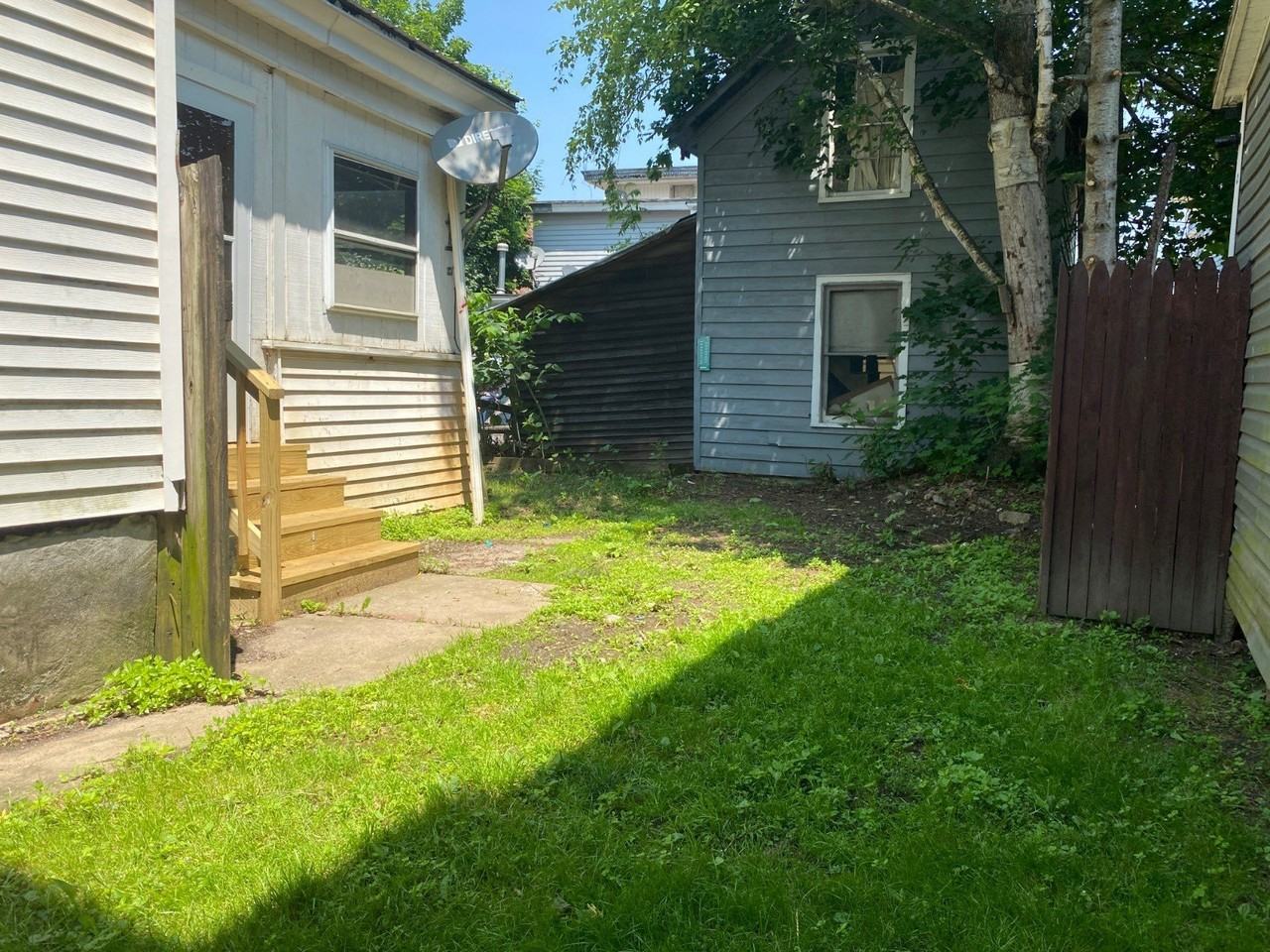 60 Center St - Photo 4 of 44