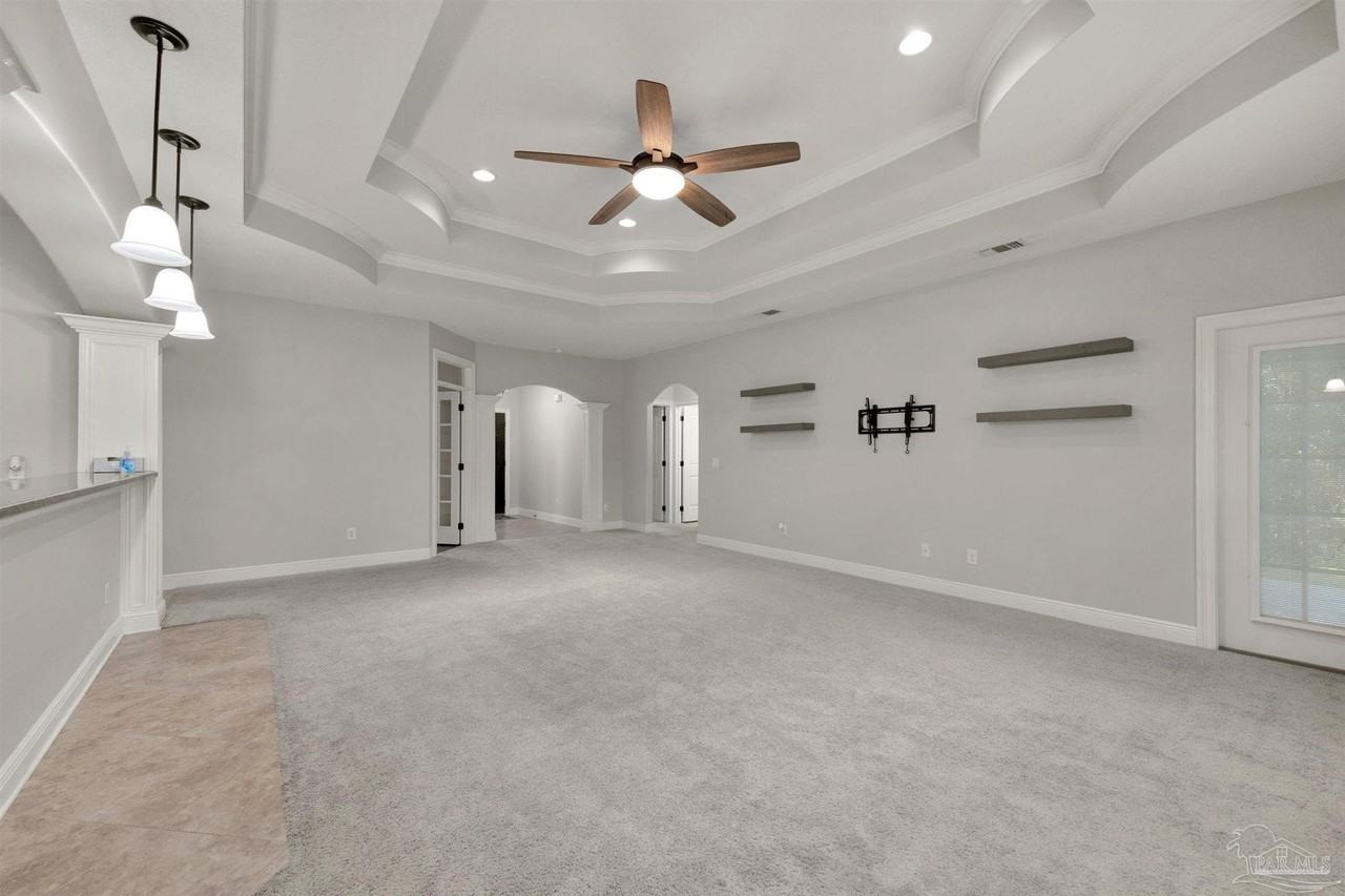 7151 Reef St - Photo 3 of 42