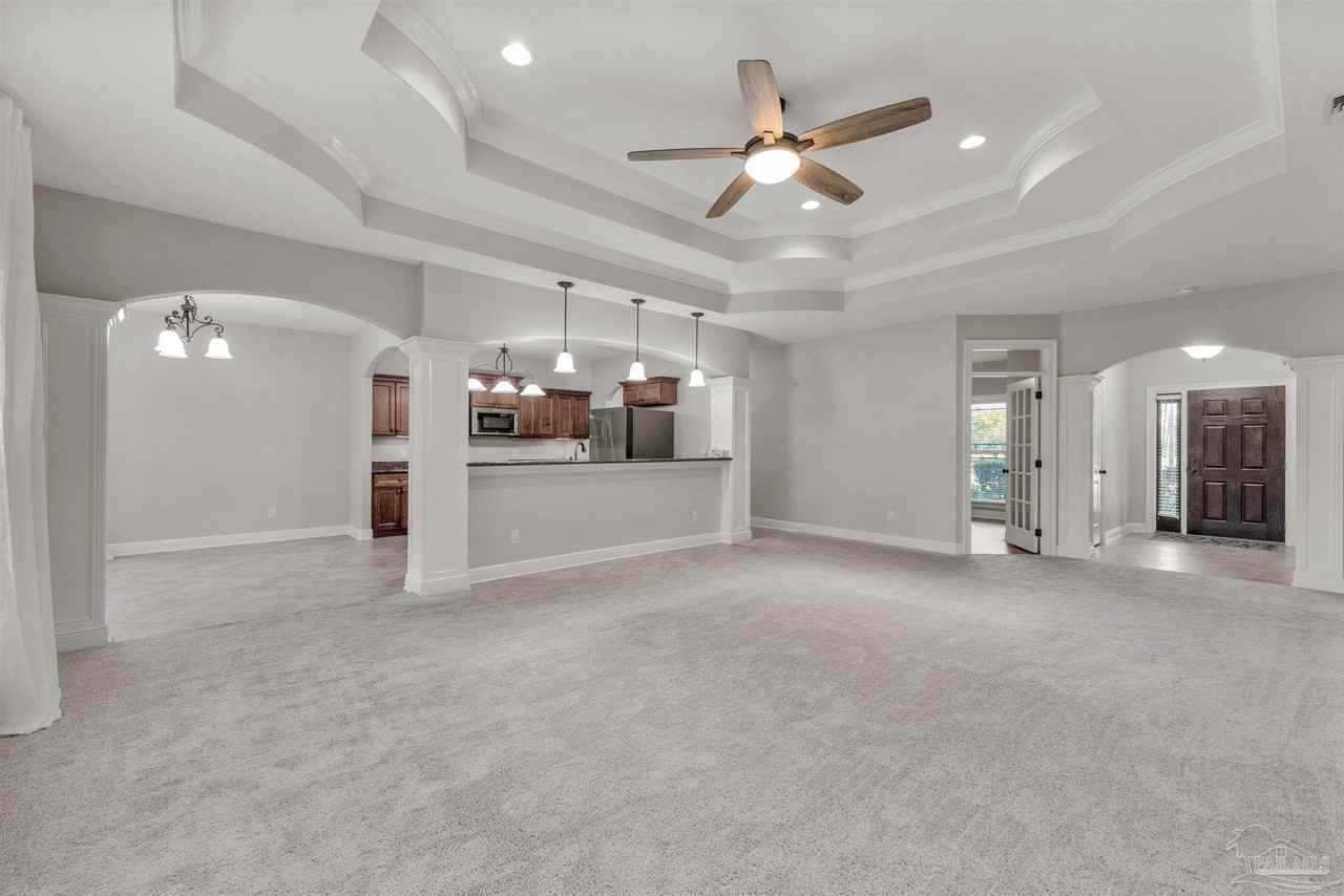 7151 Reef St - Photo 4 of 42