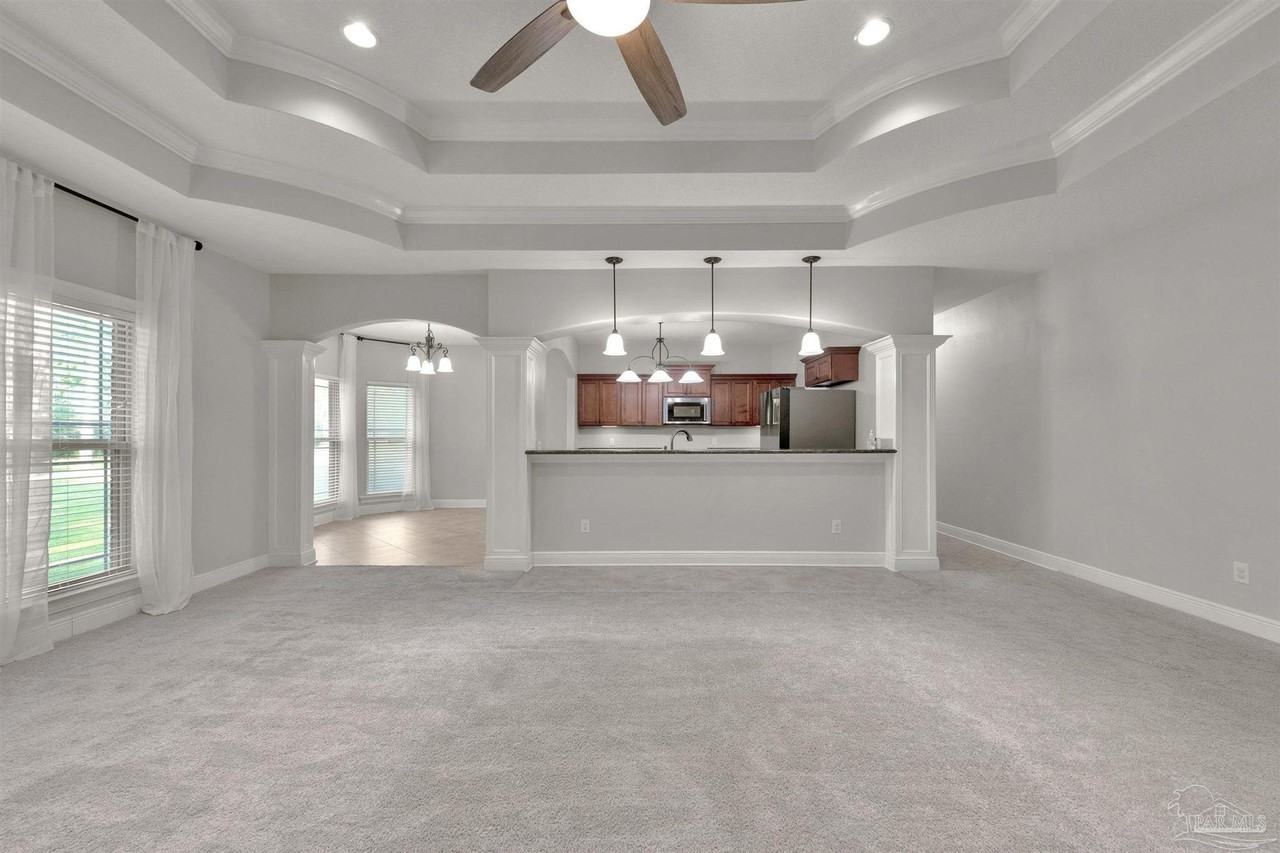 7151 Reef St - Photo 6 of 42