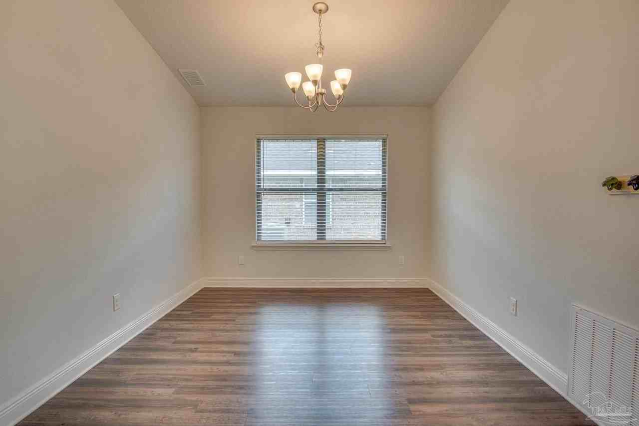 3633 Conley Dr - Photo 4 of 43