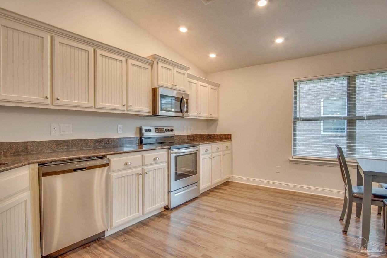 3633 Conley Dr - Photo 7 of 43