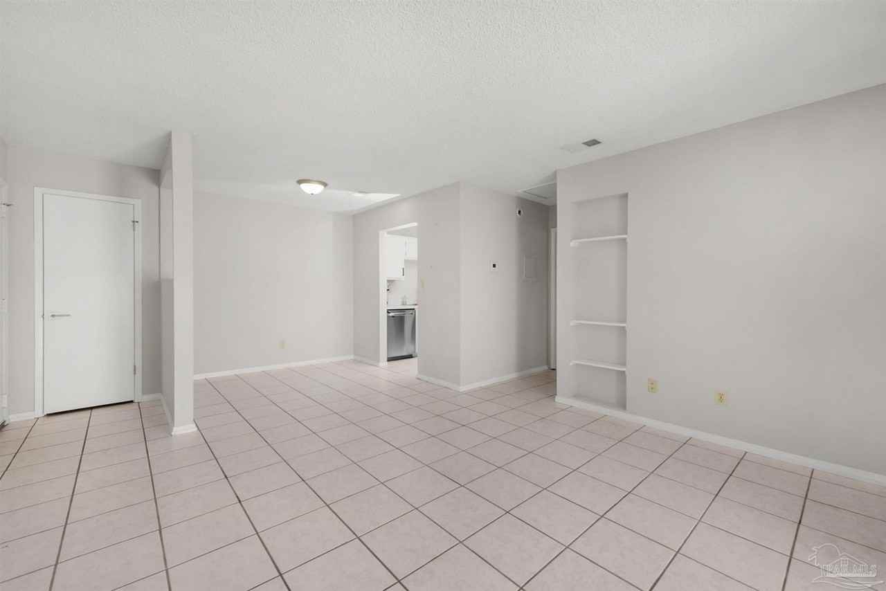 3411 Green Briar Cir - Photo 5 of 19