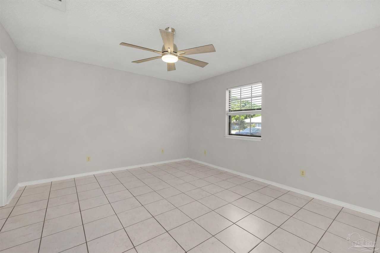 3411 Green Briar Cir - Photo 7 of 19