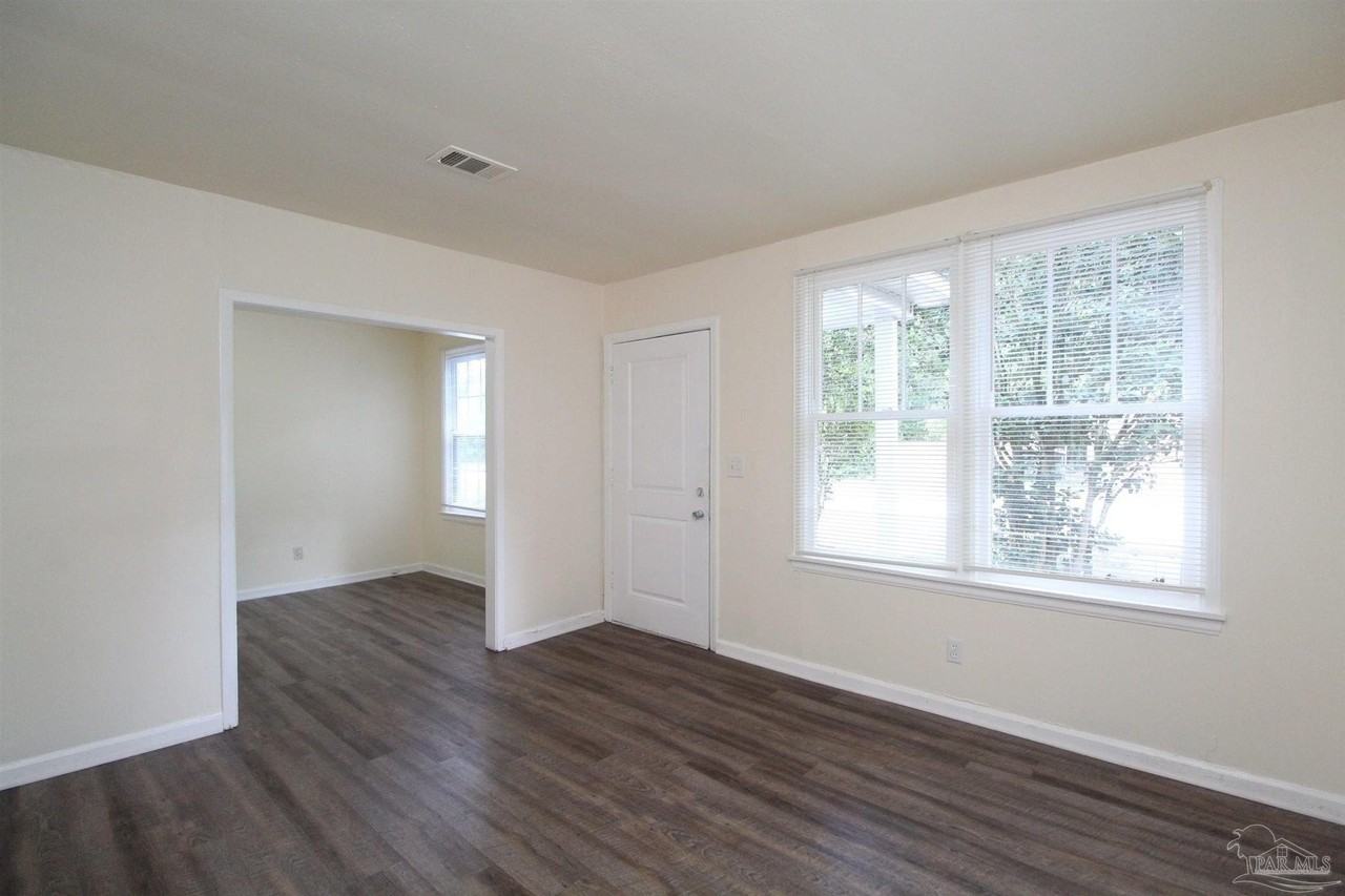 1218 N Kirk St - Photo 4 of 18